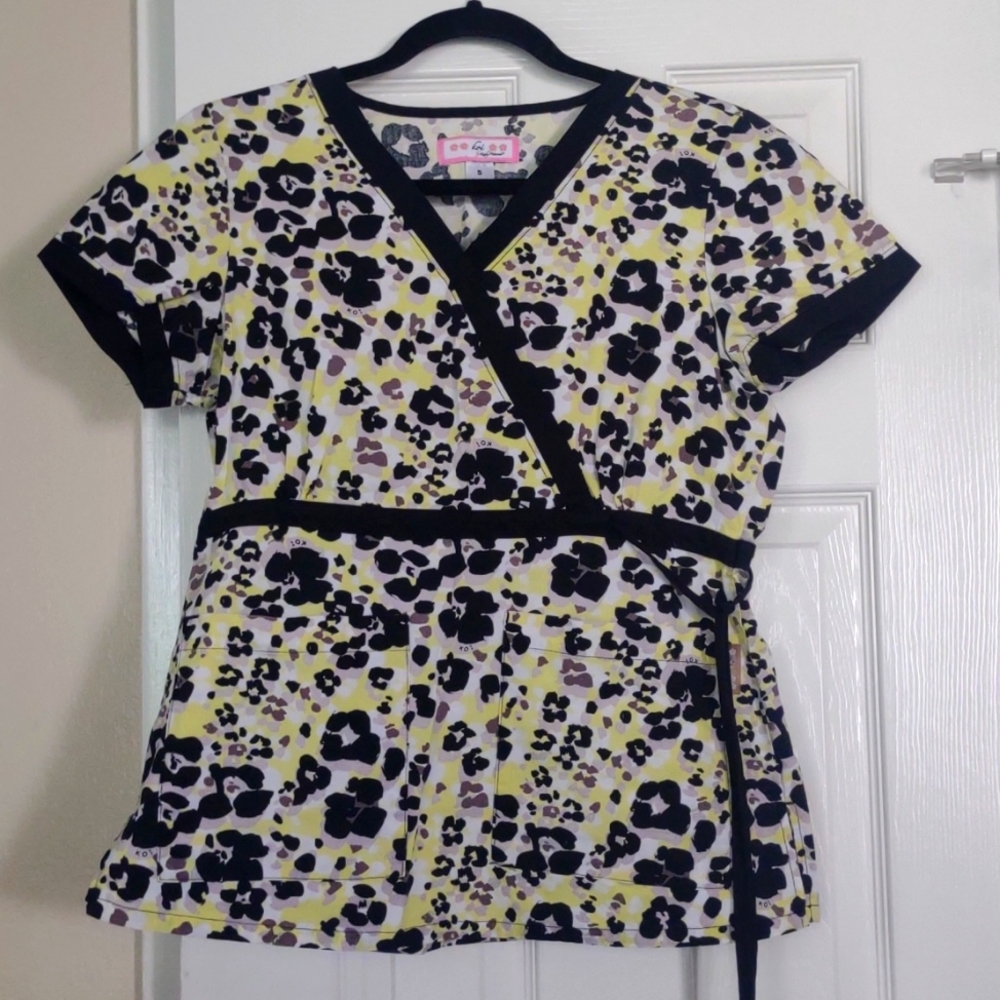 Koi scrub top